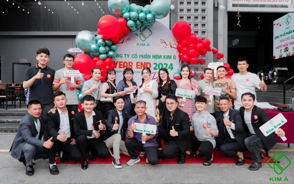 Hình ảnh đội ngũ chuyên môn cao từ Nệm Kim Á