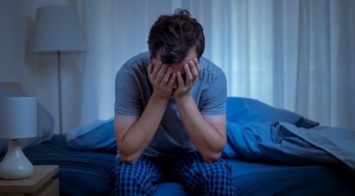 Hình ảnh mất ngủ thức giấc nữa đêm